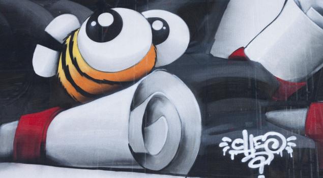 Cheo bee Cheo's bee on the Croome scaffold wrap